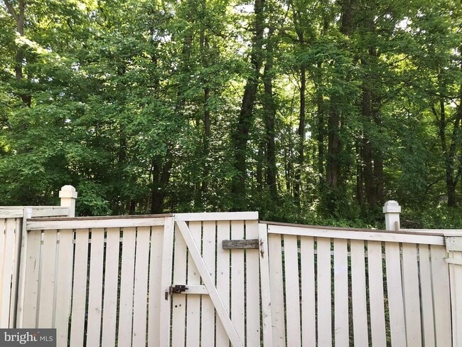 Foto del edificio - 1539 Woodcrest Dr
