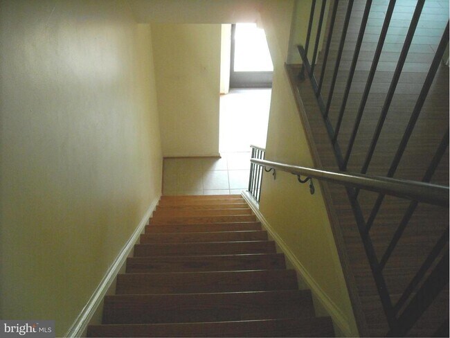 Building Photo - 104 Giles Pl