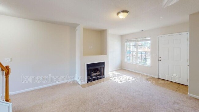 Building Photo - 37 Lilac Fields Way