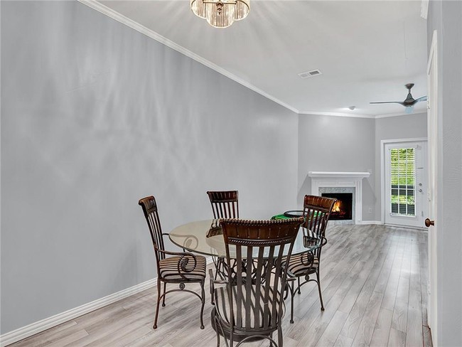 Building Photo - 8555 Fair Oaks Crossing