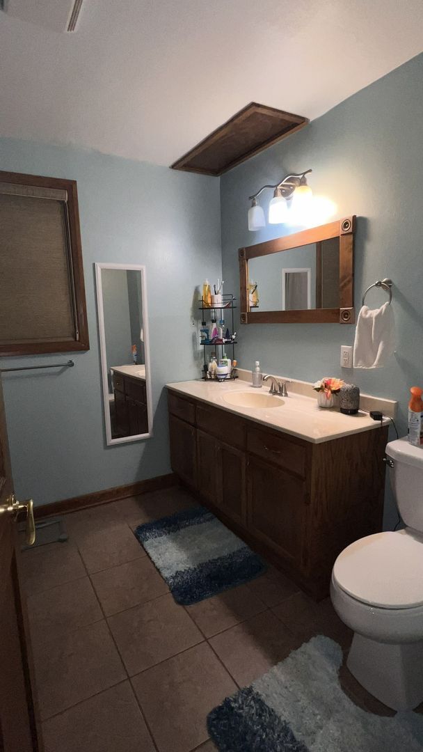 Foto del edificio - 3827 E Edgerton Ave