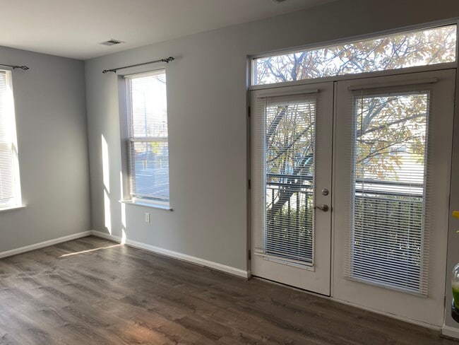 living / dining room - 2665 Prosperity Ave