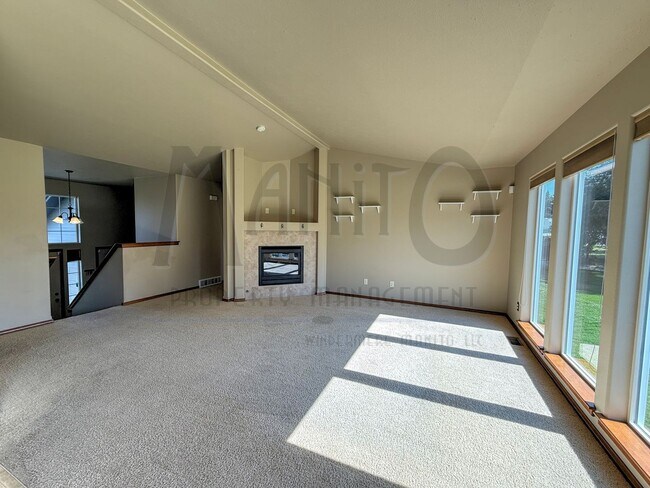 Building Photo - Sprawling Mead Home