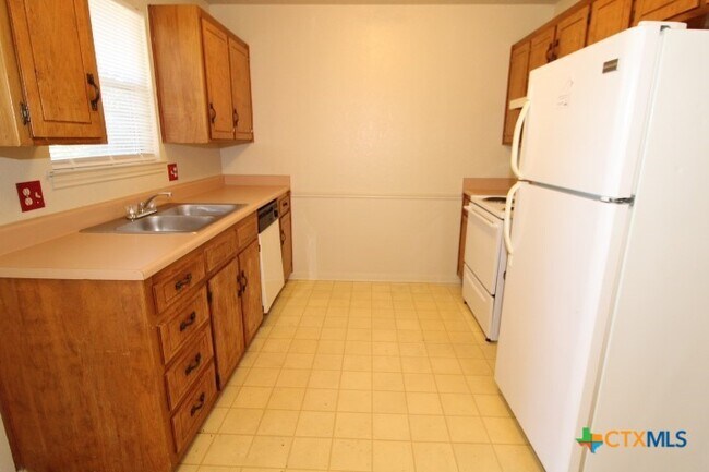 Building Photo - 208 Sorrell Dr