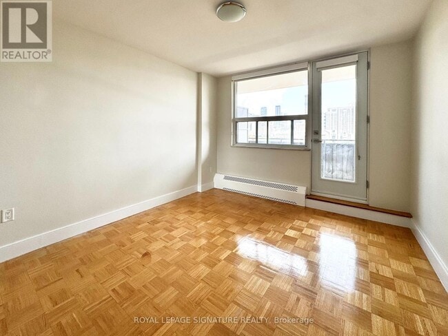 Photo du bâtiment - 666-1666 Spadina Ave.