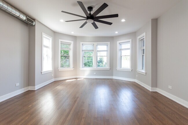 Foto del edificio - 2641 W Carmen Ave