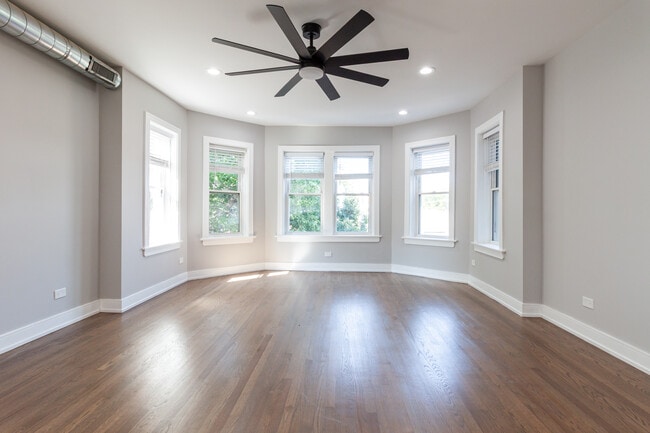 Building Photo - 2641 W Carmen Ave