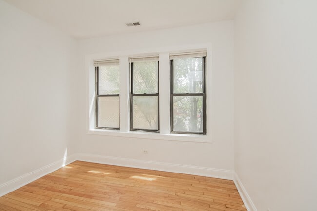 Building Photo - 3735 N Kimball Ave