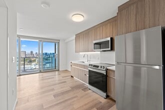 Building Photo - 1500 Rycroft St