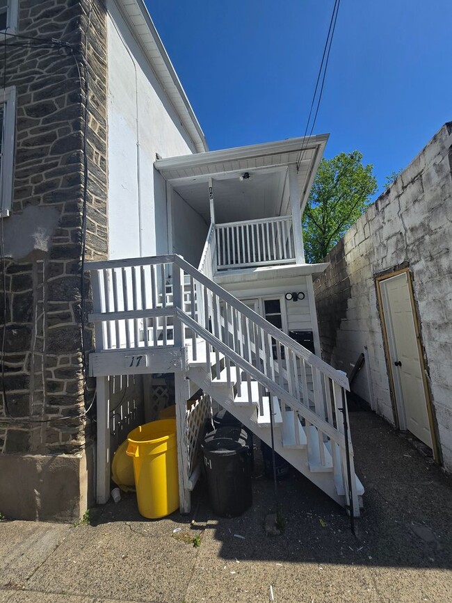 Building Photo - 17 Jefferson St