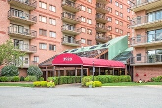Building Photo - 3920 Mystic Valley Pkwy