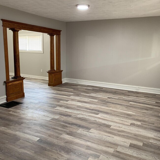 Foto del edificio - 1005 Teall Ave