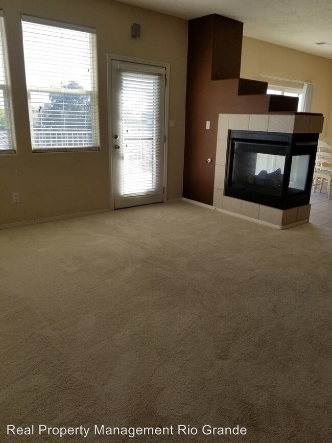 Foto del edificio - 10904 Desert Dreamer St NW