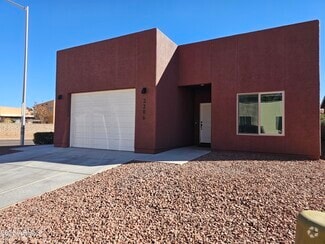 Building Photo - 2206 Las Brisas Way