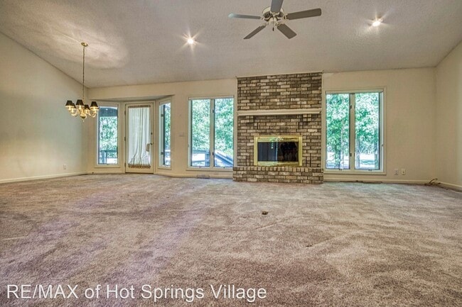 Building Photo - 3 br, 2 bath House - 105 Cifuentes Way