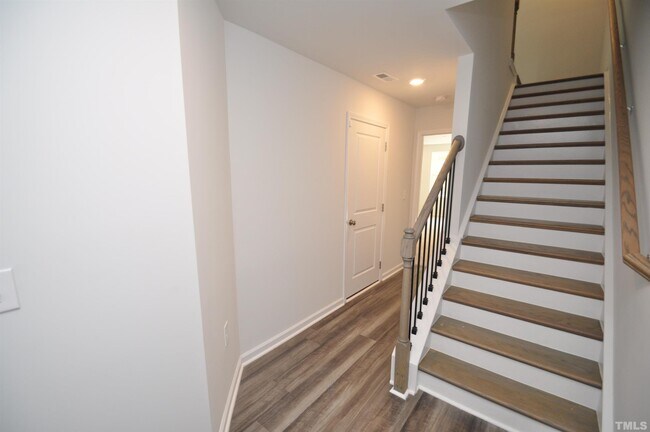 Building Photo - 1009 Shoreside Dr