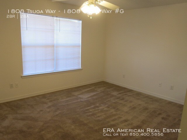 Building Photo - Washer & Dryer in unit!