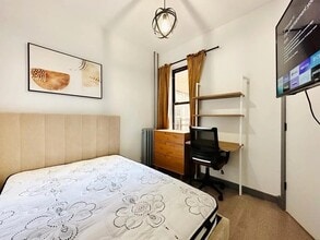 Building Photo - Furnished room/NOT APARTMENT