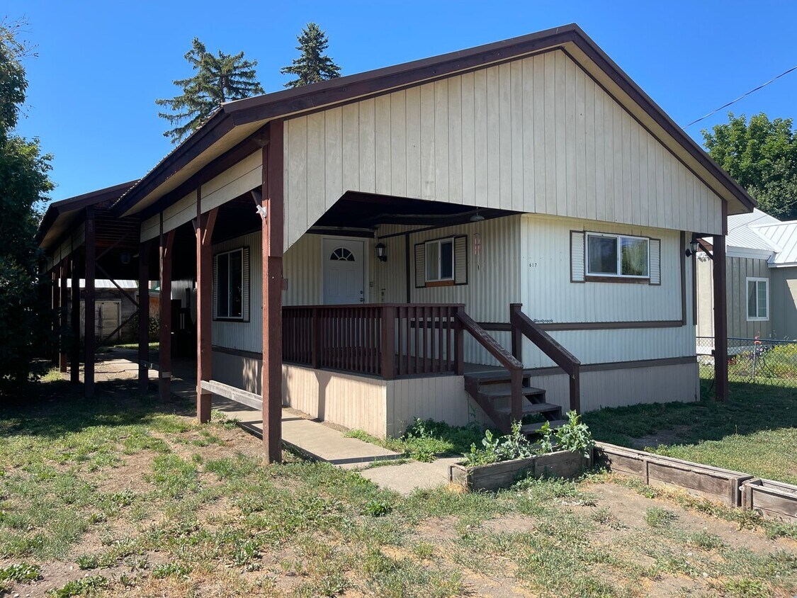 Primary Photo - South Cle Elum Residence