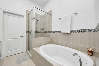 Building Photo - 2110 Shearn St