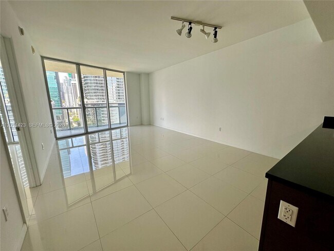 Building Photo - 475 Brickell Ave
