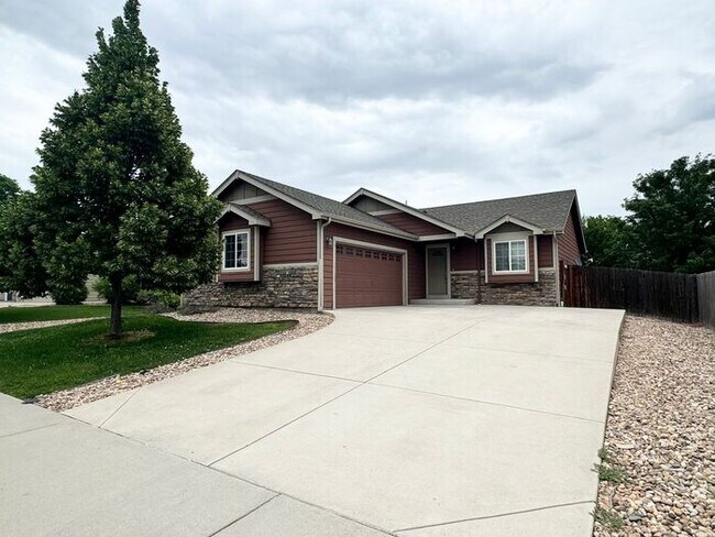 Foto del edificio - Spacious 3 Bedroom 2 Bath Ranch Style Home