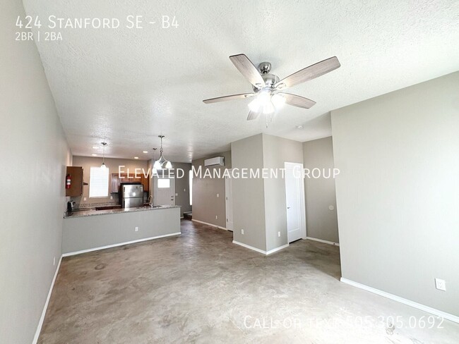 Building Photo - 424 Stanford Dr SE