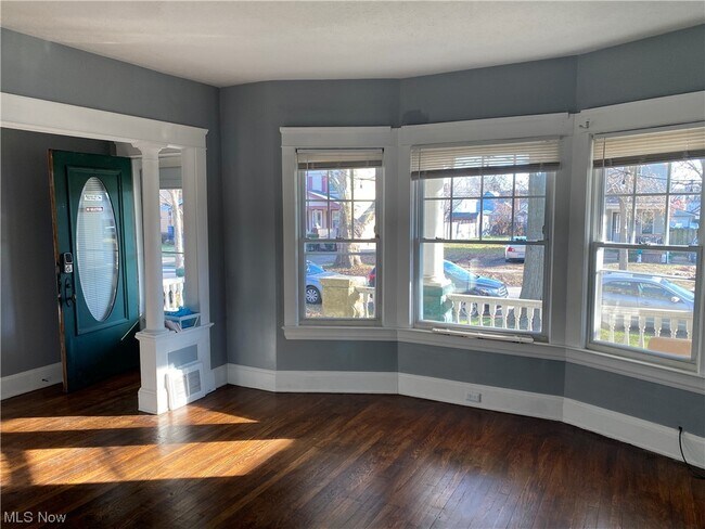 Building Photo - 2162 W 83rd St