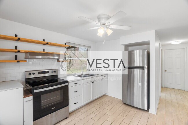 Foto del edificio - 131 Moody Ave