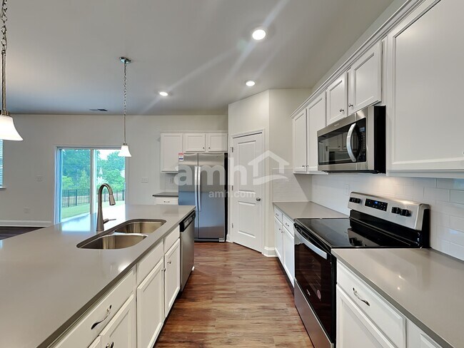 Foto del edificio - 7208 Garrett Ct