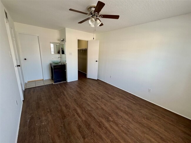 Building Photo - 2750 Holly Hall St