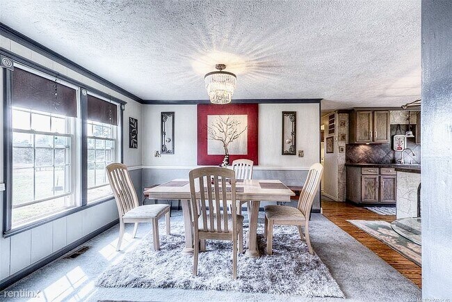 Foto del edificio - 3 br, 1 bath House - 9275 Hedge Rd