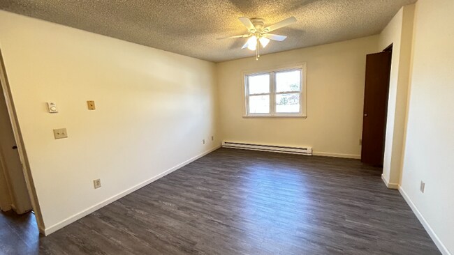 Building Photo - 3736 Carman Rd