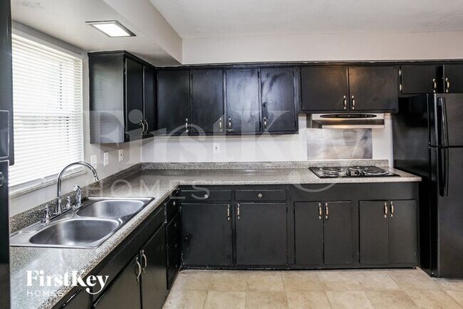 Foto del edificio - 5564 Northland Rd