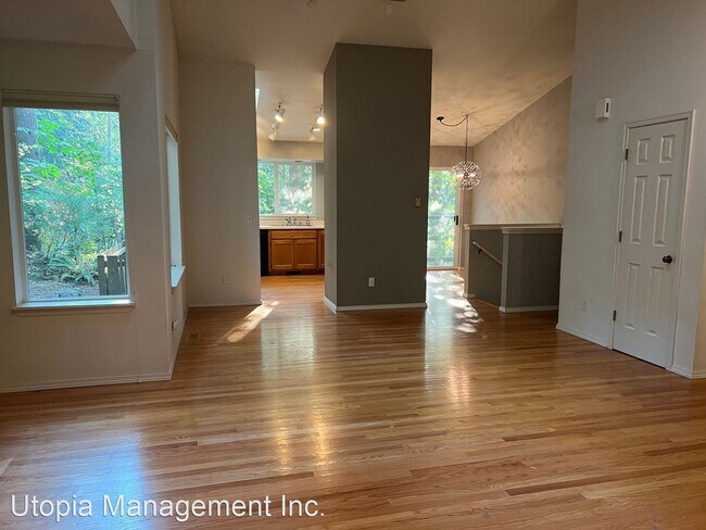 Building Photo - 3 br, 2.5 bath House - 5 Horseshoe Circle