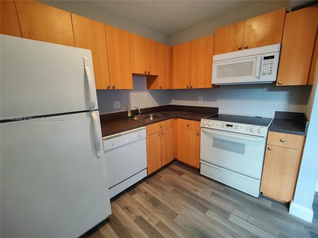 Building Photo - 4719 NW 9th Dr