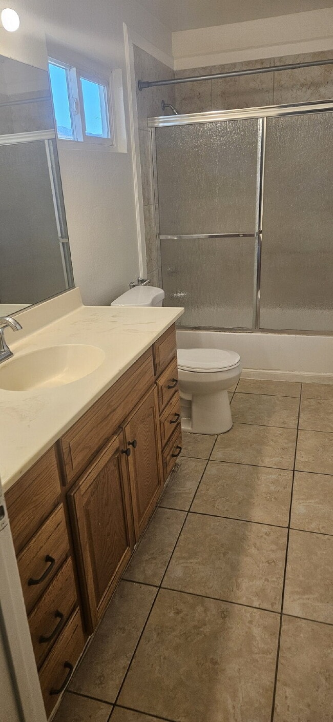 Building Photo - Spacious 2-Br Oasis with Pool in Cathedral City