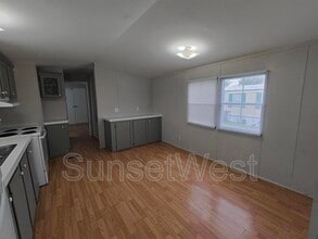 Building Photo - 4512 Rainbow Ln