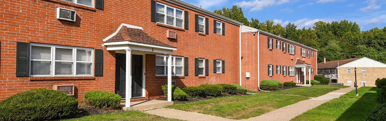 Primary Photo - Lynnebrook Gardens Apartments