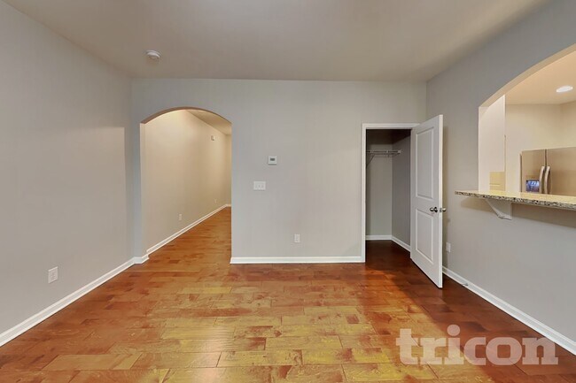 Foto del edificio - 216 Stillwood Dr