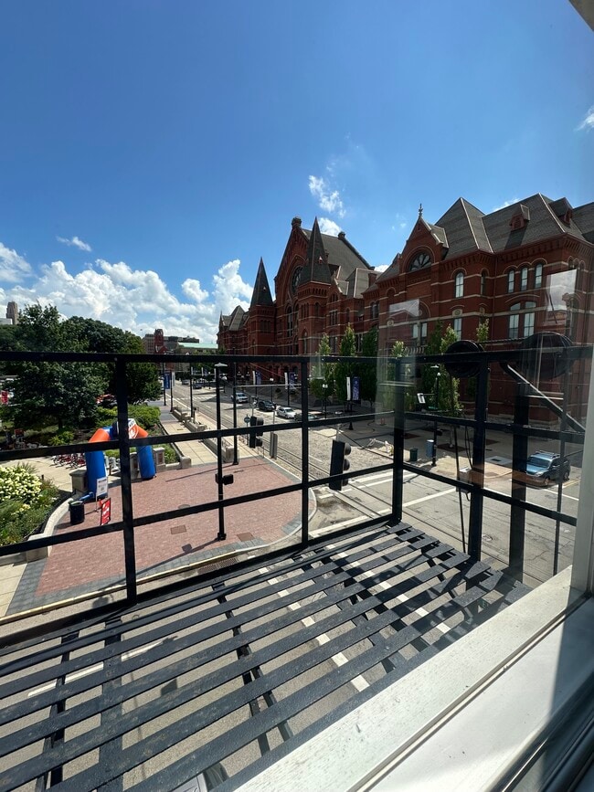 Building Photo - 1400 Elm St