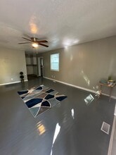 Building Photo - 598 Betty St