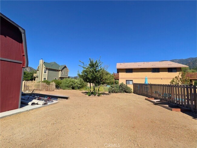 Building Photo - 16505 Oakwood Way