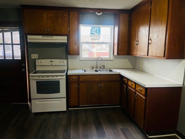 Building Photo - 3296 Sullivant Ave
