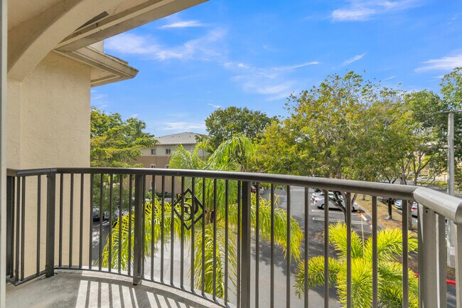 Foto del edificio - 400 Crestwood Ct N