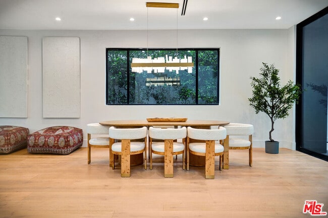 Foto del edificio - 15602 Morrison St