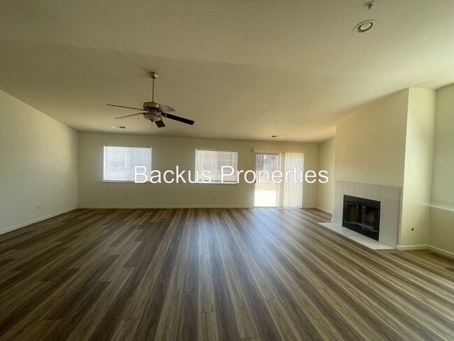 Building Photo - Wonderful four bedroom home on outskirts o...