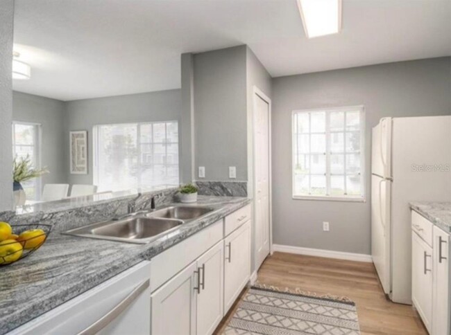Building Photo - 2032 Fluorshire Dr