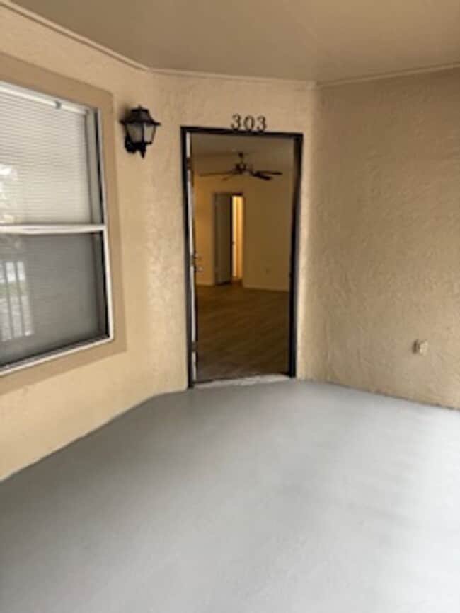 Building Photo - Landing - 974-303