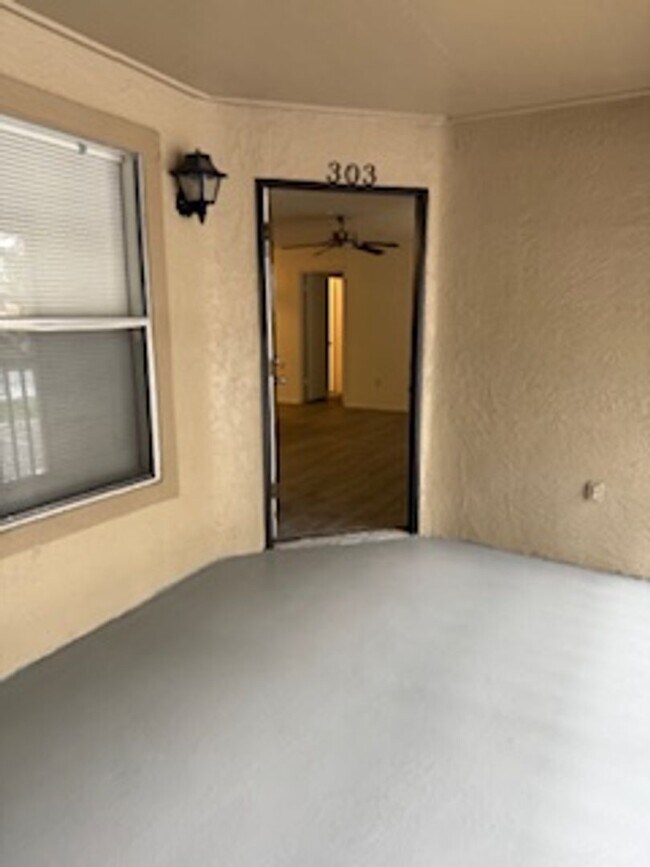 Foto del edificio - The Landings Two bedroom Condo